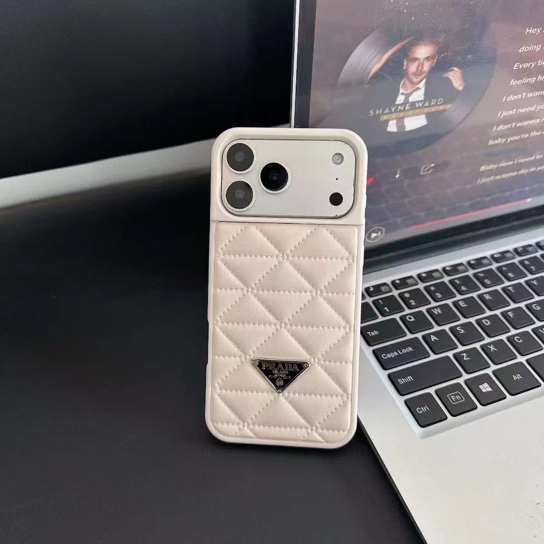 Prada iPhone Cover for 18 / Pro / Pro Max / Air / Series